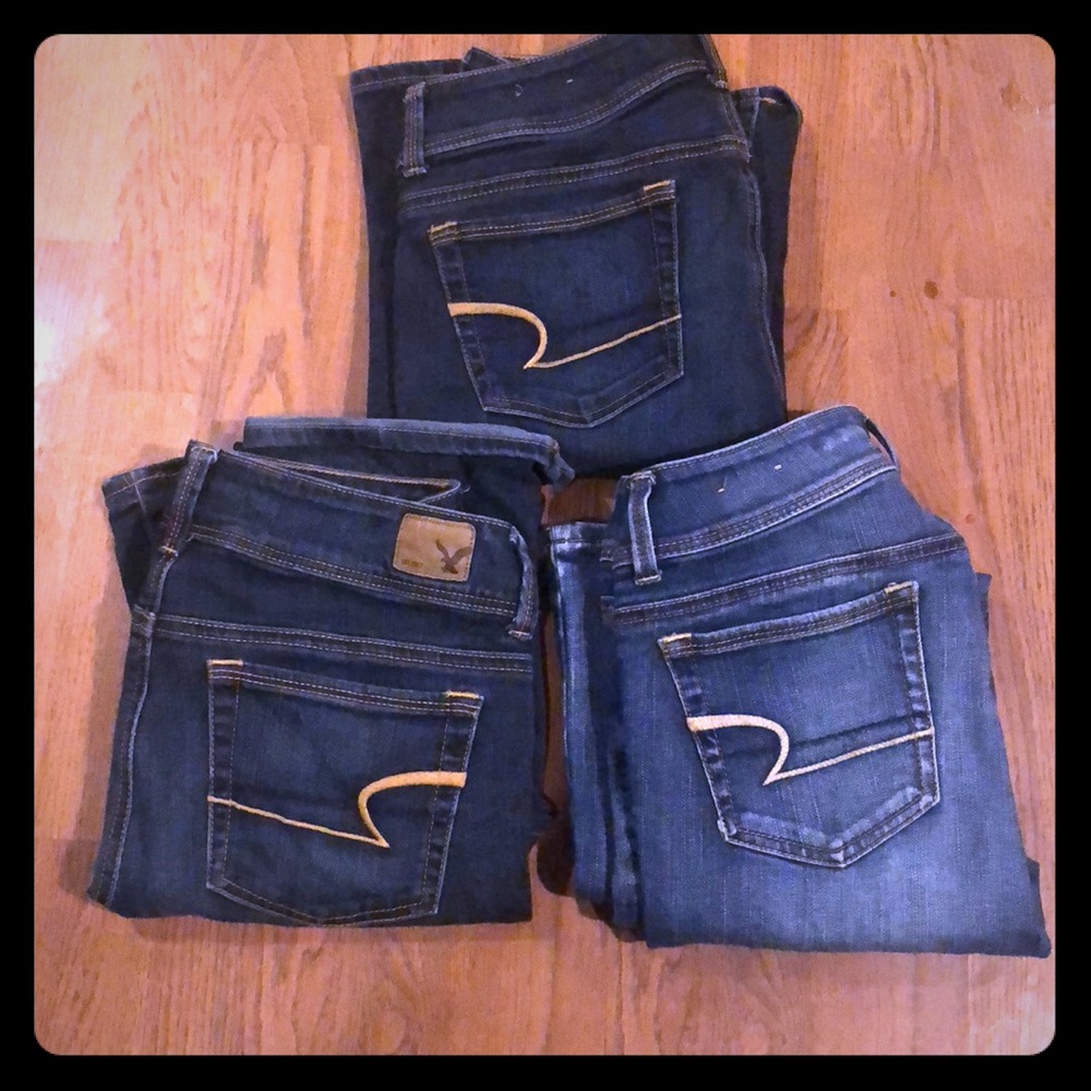 3 pairs of American eagle jeans